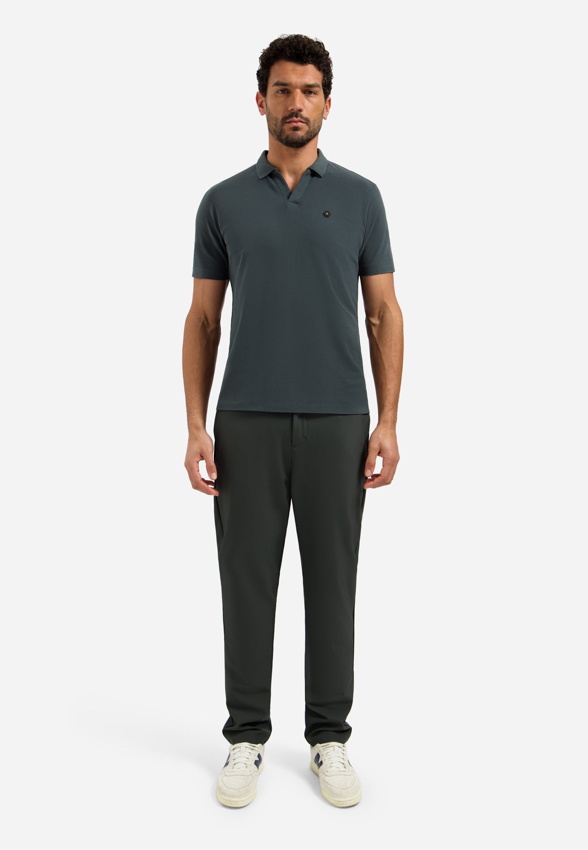 Polo basique à col en V | Dark Steel