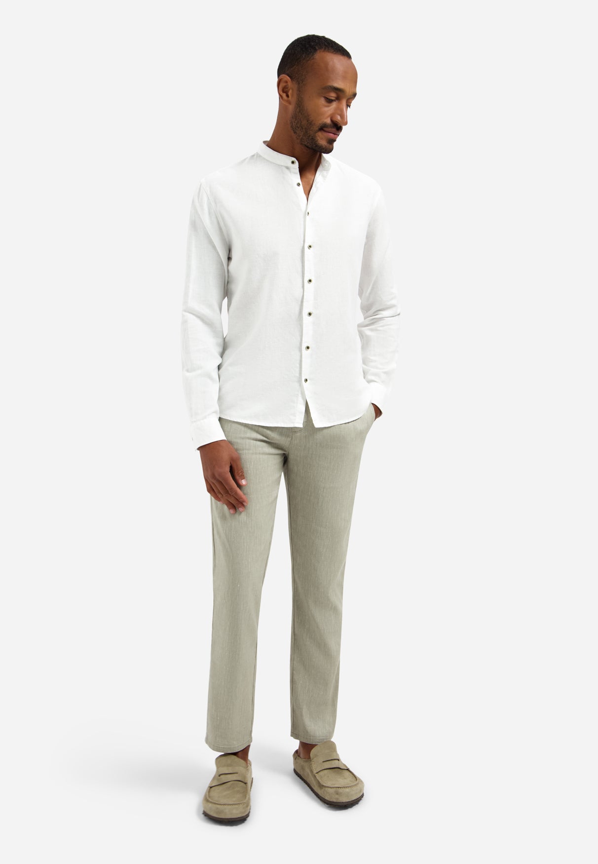 Linen-blend shirt with a stand-up collar. | White