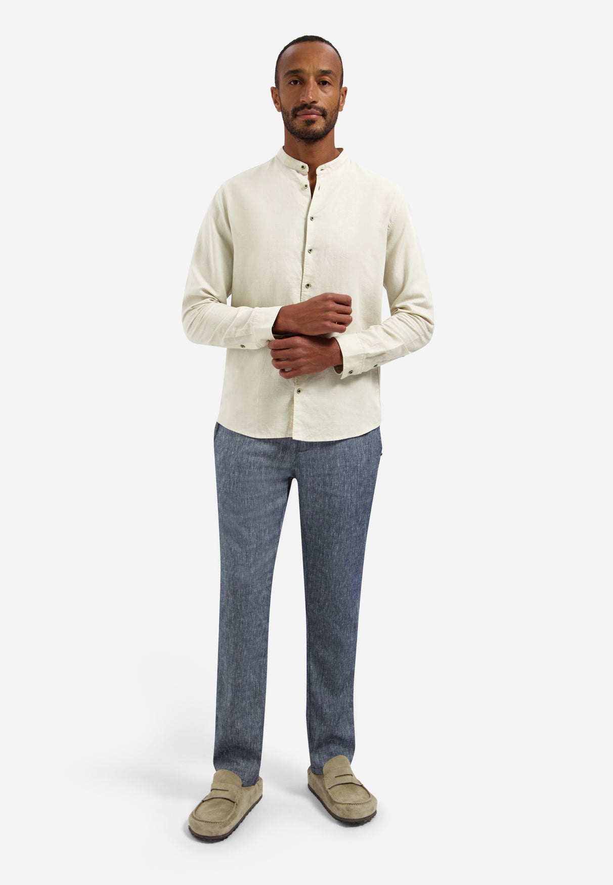 Linen-blend shirt with a stand-up collar. | Desert