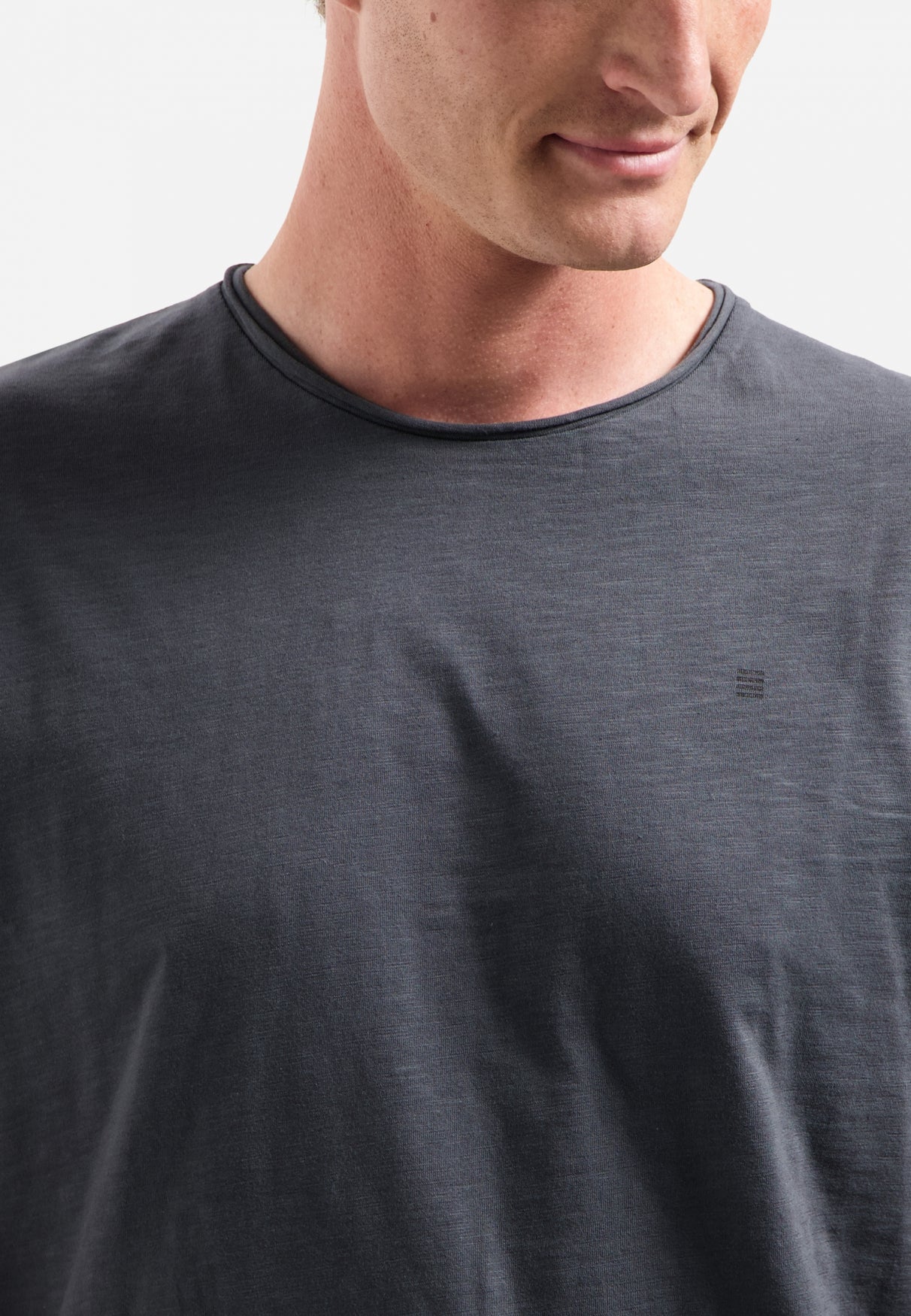Timeless Basics Round Neck T-Shirt | Dark Grey