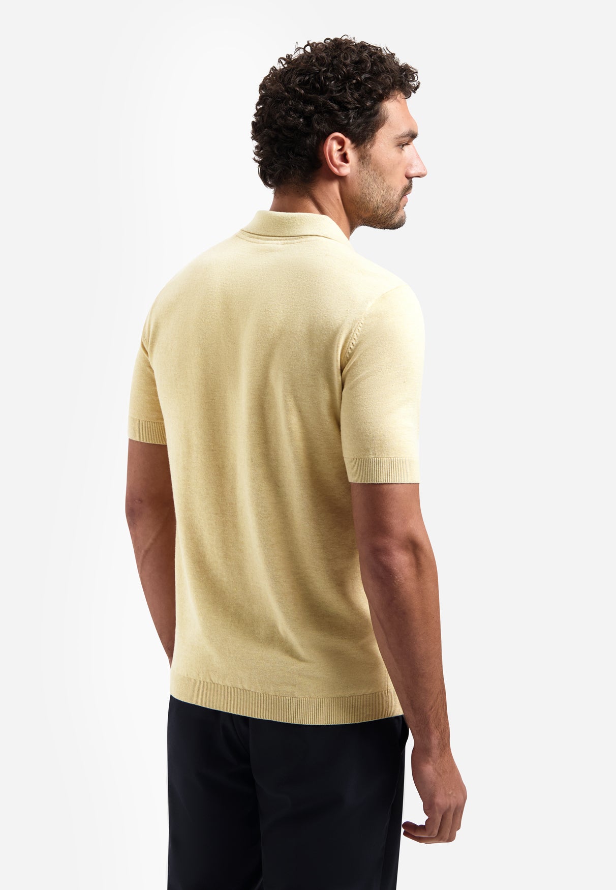 Knitted polo shirt with V-neck | Yellow