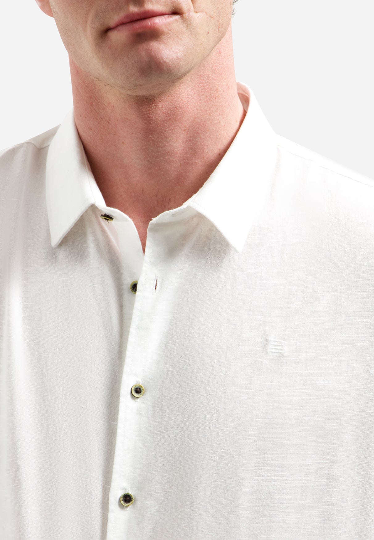 Short-sleeved linen blend shirt | White