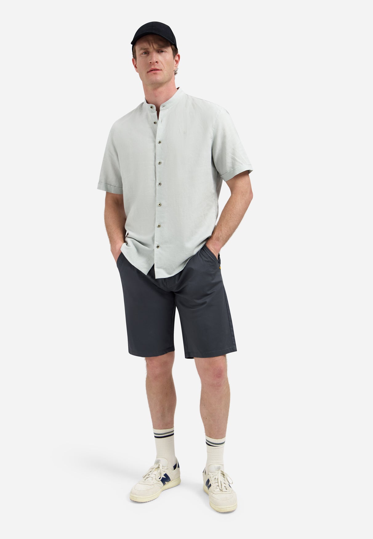 Linen blend shirt with short sleeves and a stand-up collar | Dusty Green