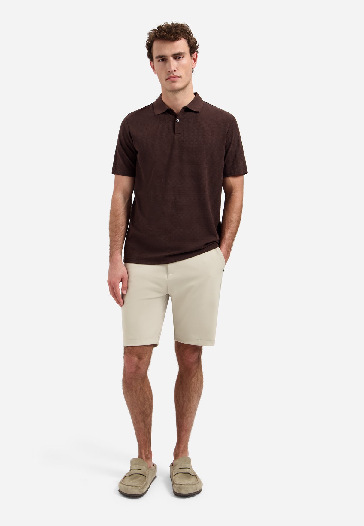 Polo à col en V, manches courtes et texture | Dark Brown
