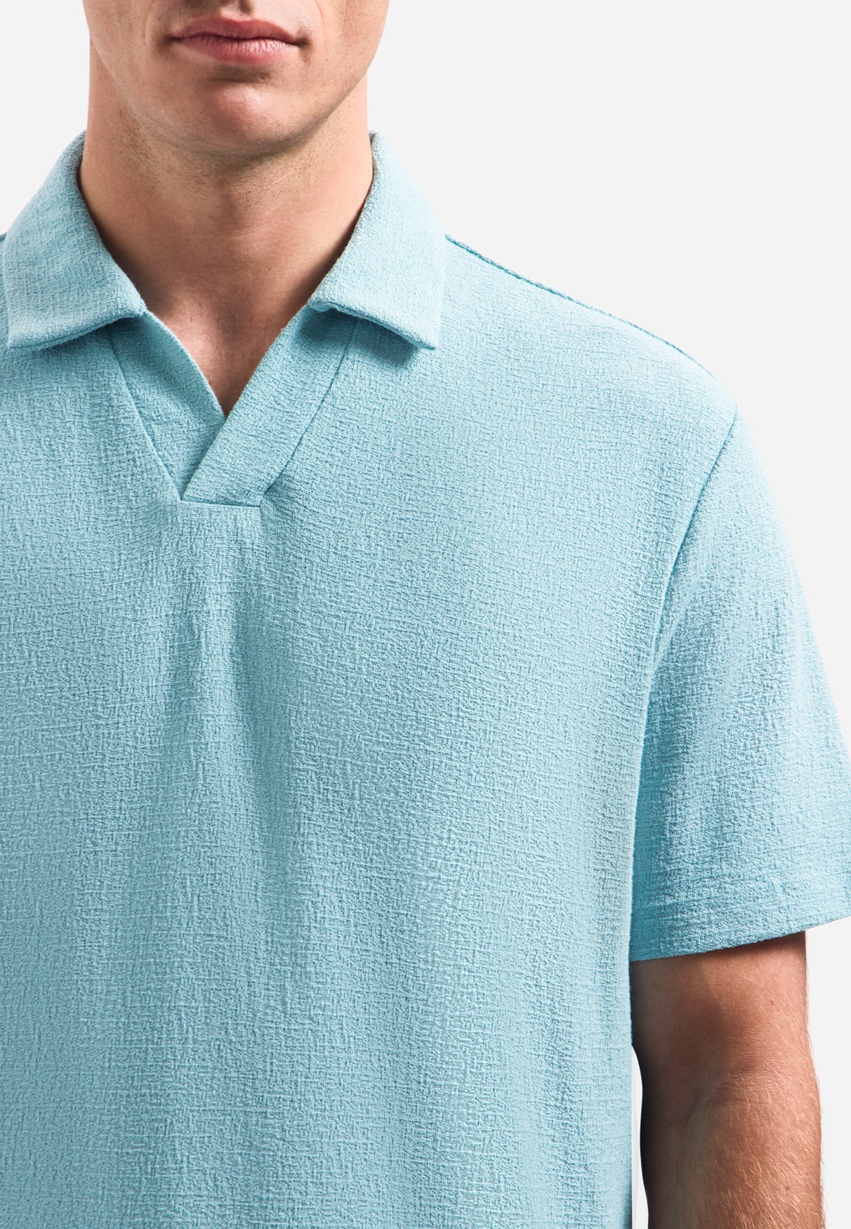 Short-sleeve textured V-neck polo | Seablue