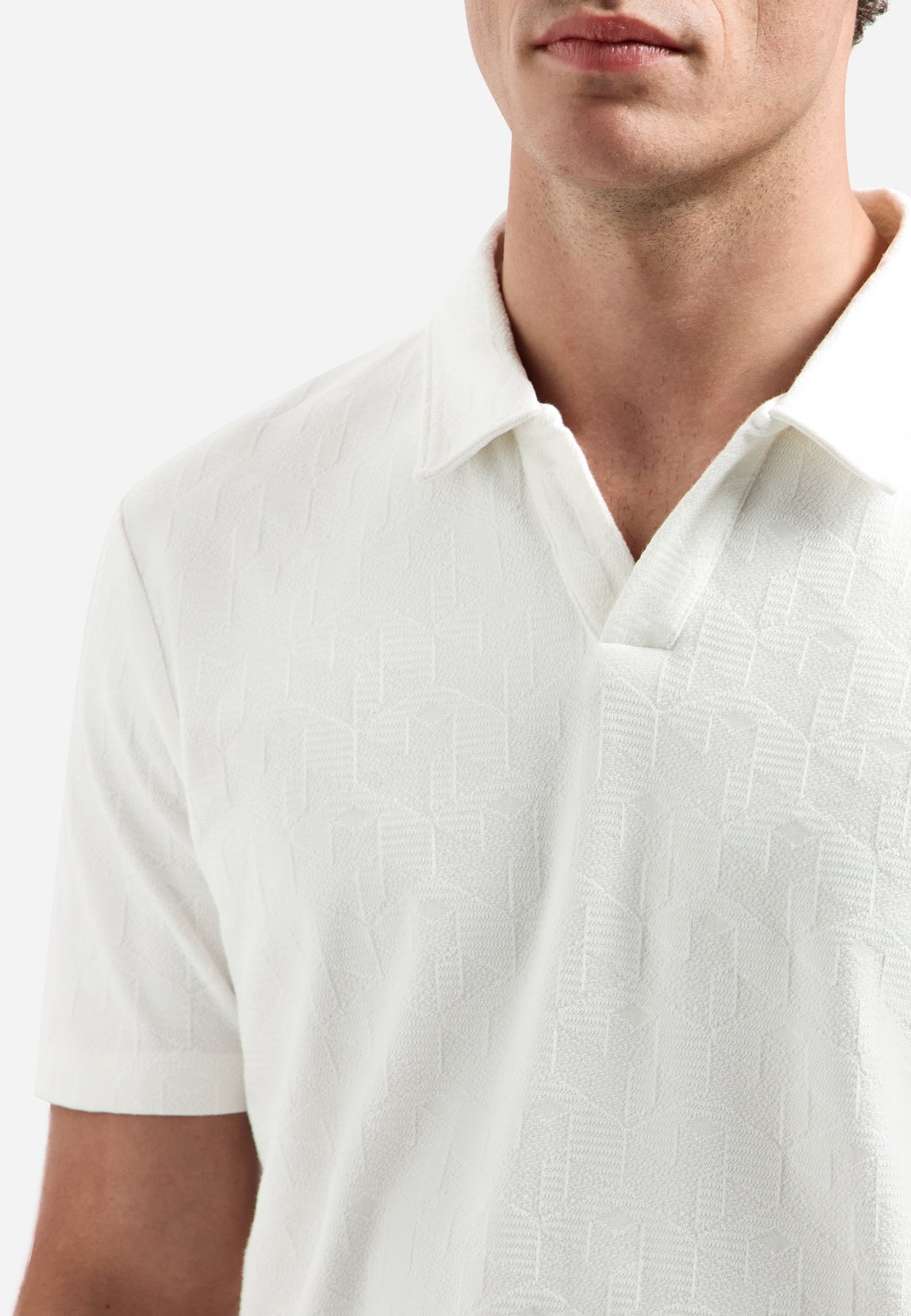 Short-sleeve V-neck polo with jacquard print | White