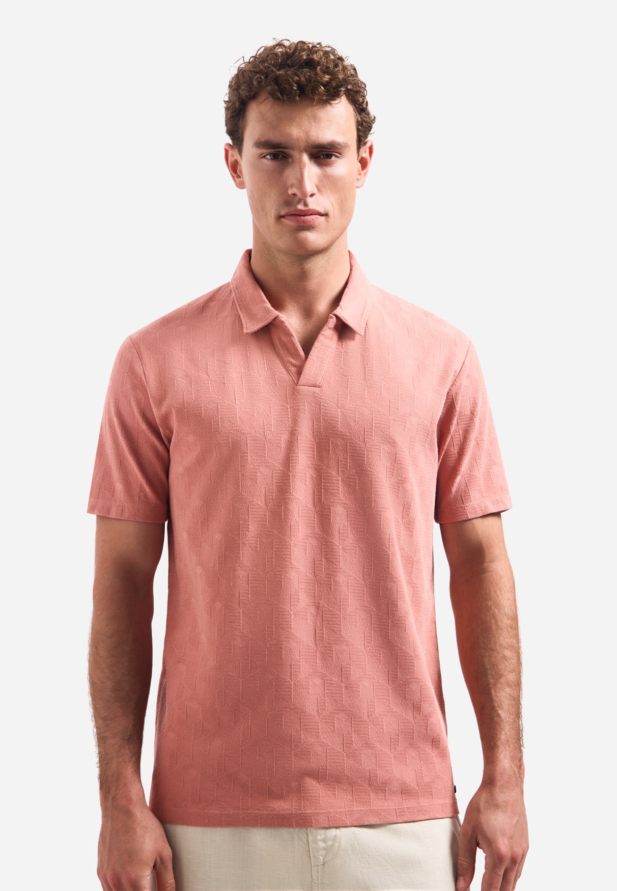 Short-sleeve V-neck polo with jacquard print | Coral